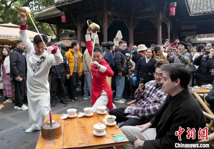 探访成都百年茶社——鹤鸣茶社