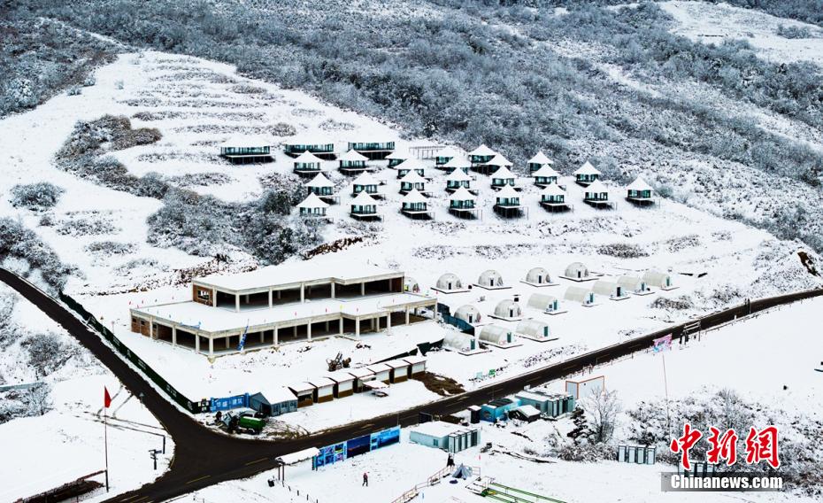 四川石棉：王岗坪雪景宛若童话世界