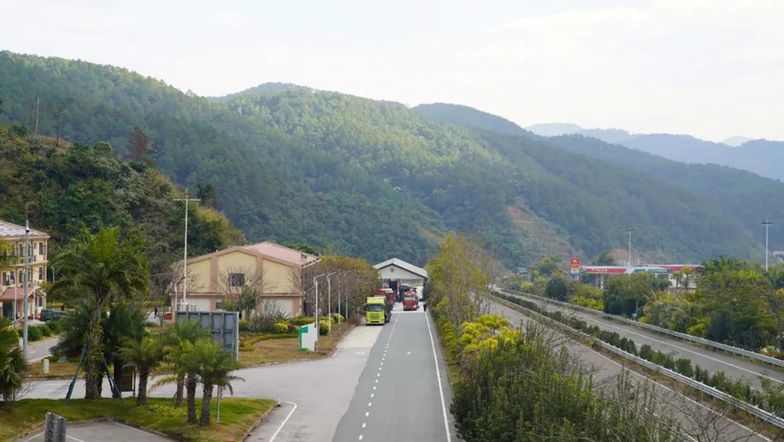 人民警察在 平安就在 祝您岁岁常平安