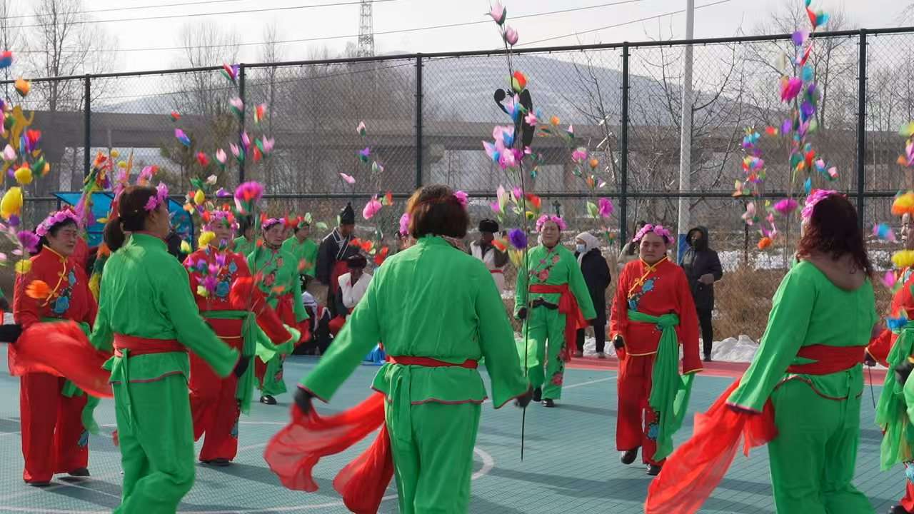 青海平安：紧锣密鼓地排练社火表演