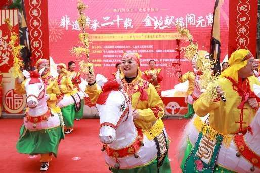 上海杨浦“元宵行街会” 家门口展现非遗魅力