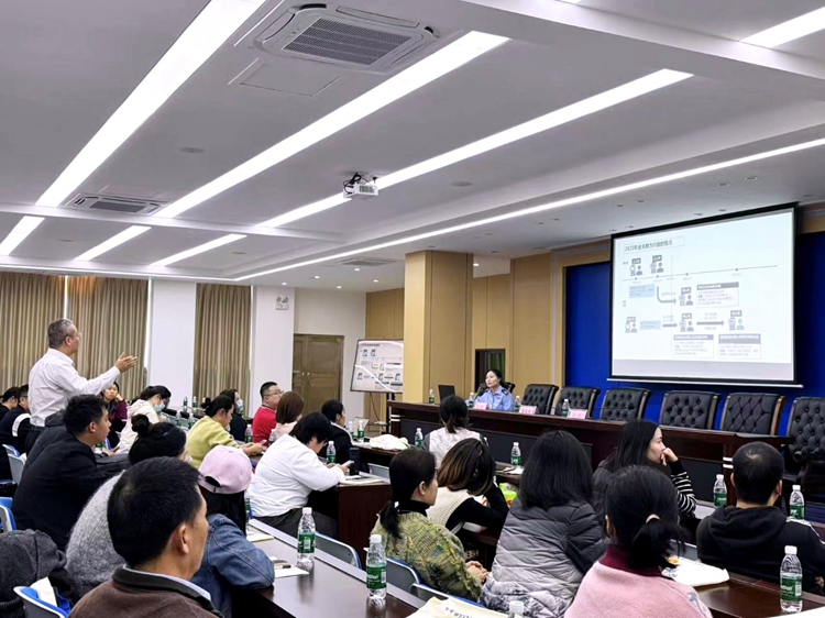 春风税语遍椰城 多维宣传促合规——海南省海口市税务系统掀起第34个税收宣传月热潮