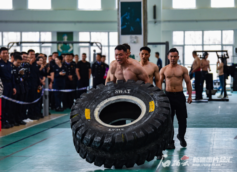 2025年新疆公安特警特战力量精英挑战赛在乌鲁木齐举行