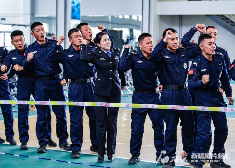 2025年新疆公安特警特战力量精英挑战赛在乌鲁木齐举行