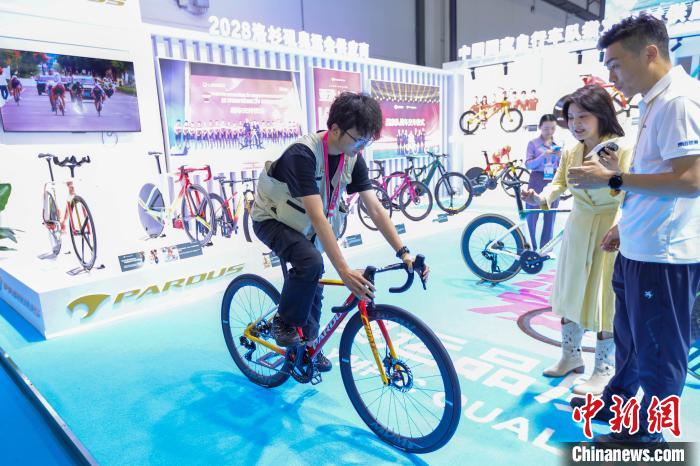 消博会探馆：“黑科技”点燃卡路里