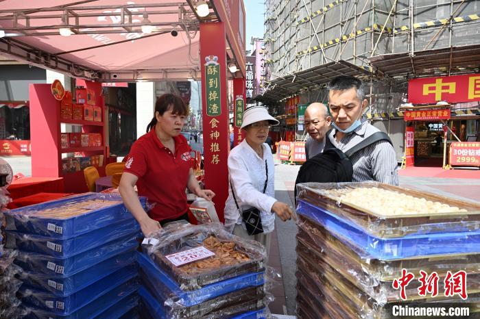“花城春天·荔湾好物”市集活动在穗开市