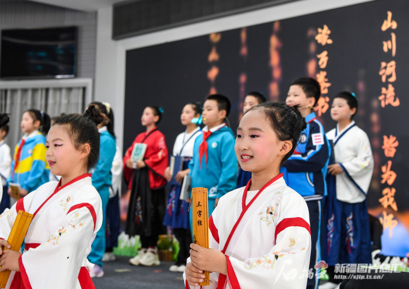 第四届“品味书香·悦读新疆”活动举行 共赴全民阅读之约