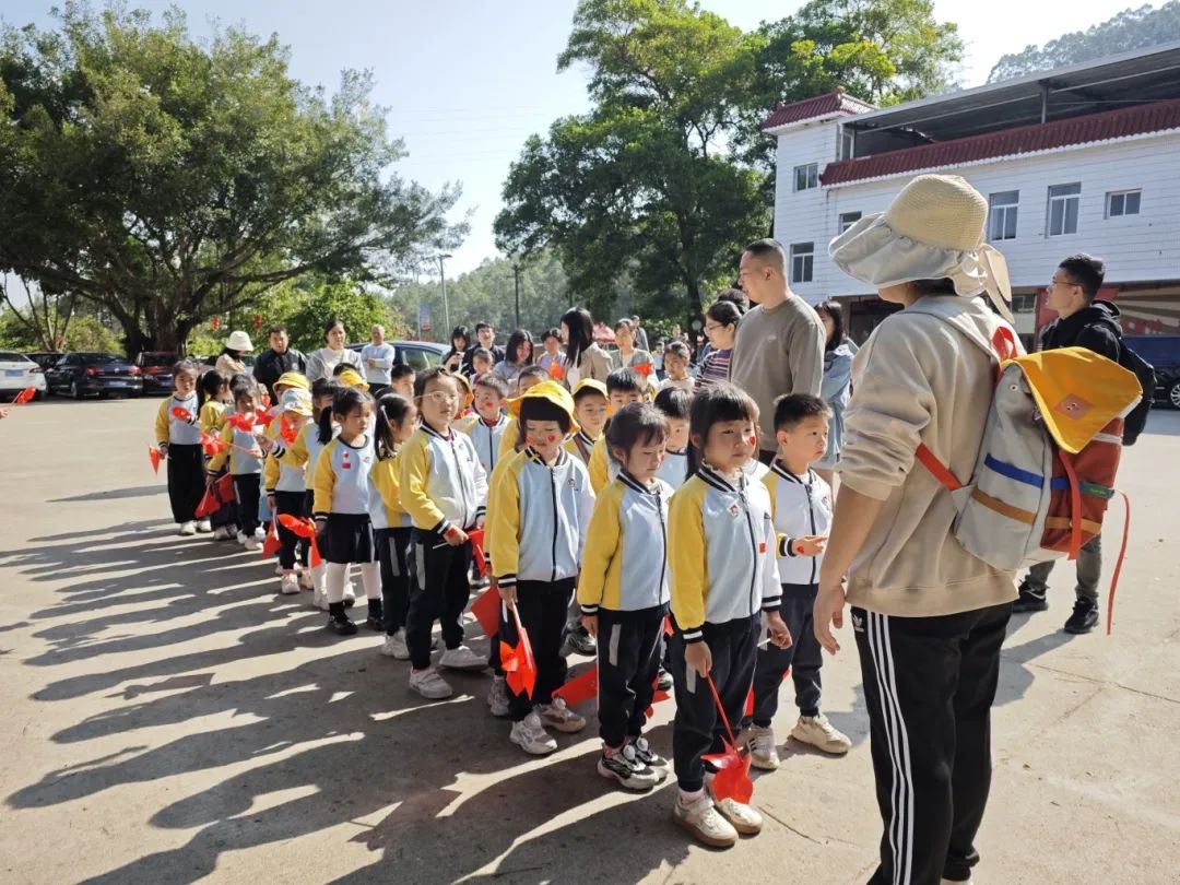 【家园共育】踏寻革命遗址 聆听红色故事——漳浦县第二实验幼儿园大段亲子春游活动