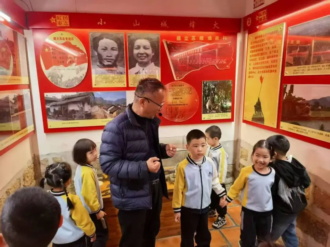 【家园共育】踏寻革命遗址 聆听红色故事——漳浦县第二实验幼儿园大段亲子春游活动
