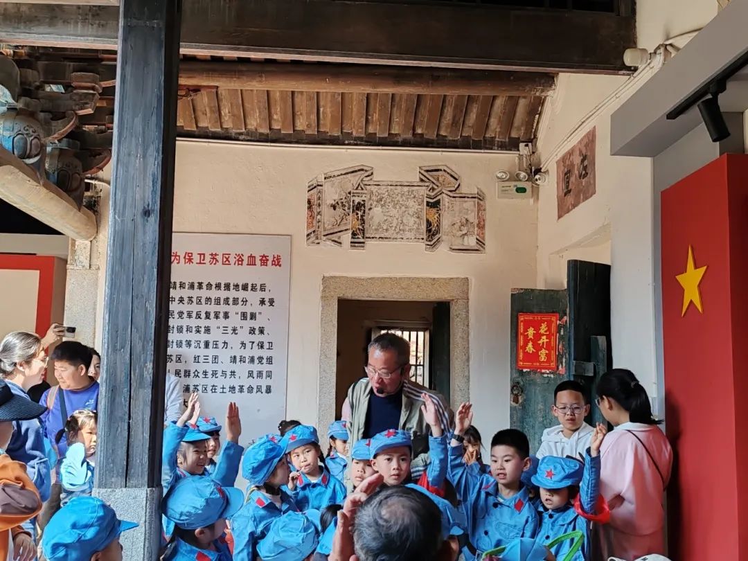 【家园共育】踏寻革命遗址 聆听红色故事——漳浦县第二实验幼儿园大段亲子春游活动