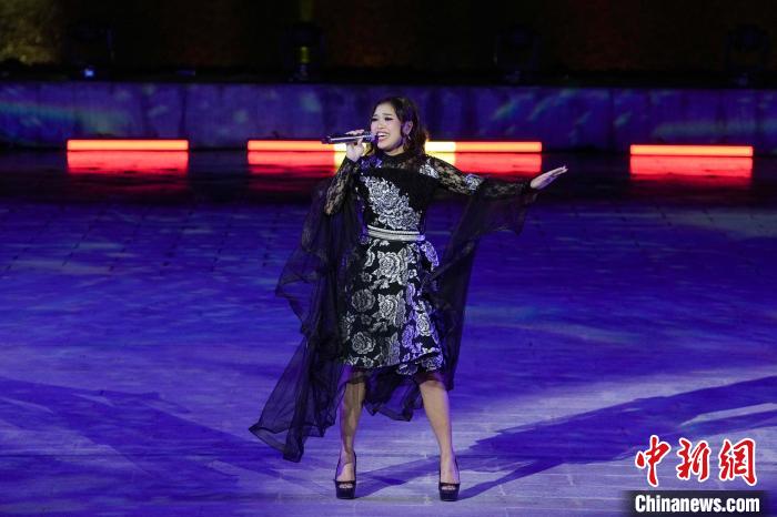 广西南宁举行“三月三”国际民歌邀请赛展演