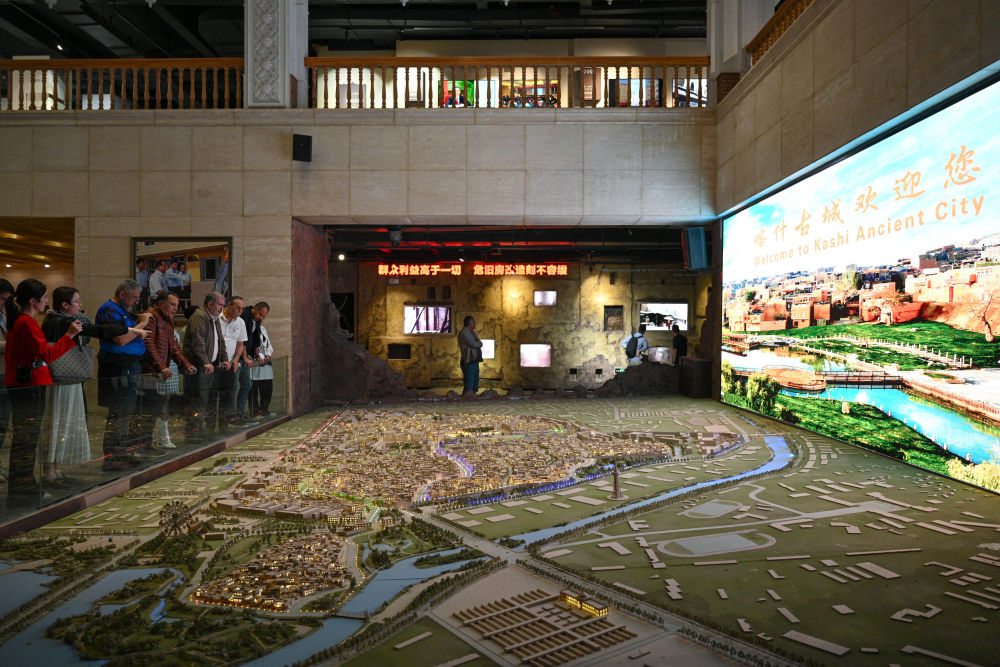 新华鲜报｜百余名上合组织外宾访新疆：“这里体现中国式现代化发展之美！”