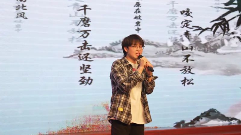 书香与匠心交织 点亮职业教育新征程 —— 包头机械学校读书日活动侧记