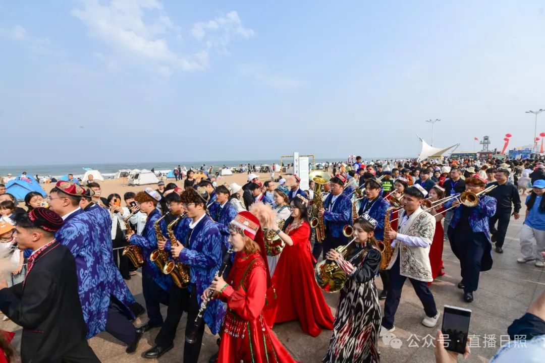 管乐恢弘！今天日照海边这一幕，太震撼了！