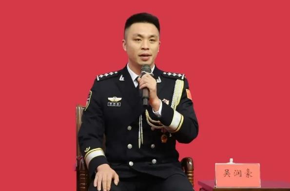 青春燃烽火 赤胆铸界碑