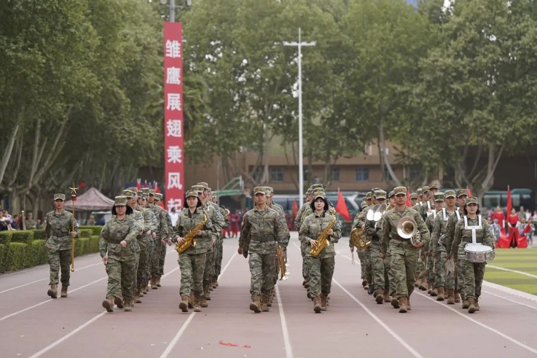蓝天文化丨这场军事体育运动会，每帧都是战斗力！