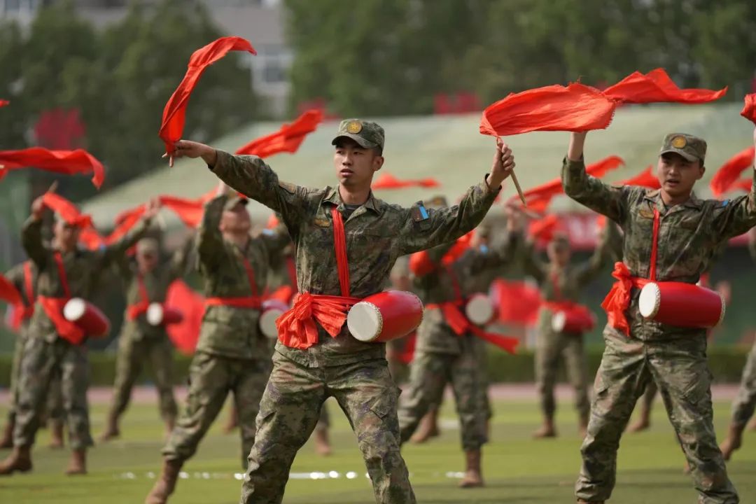 蓝天文化丨这场军事体育运动会，每帧都是战斗力！