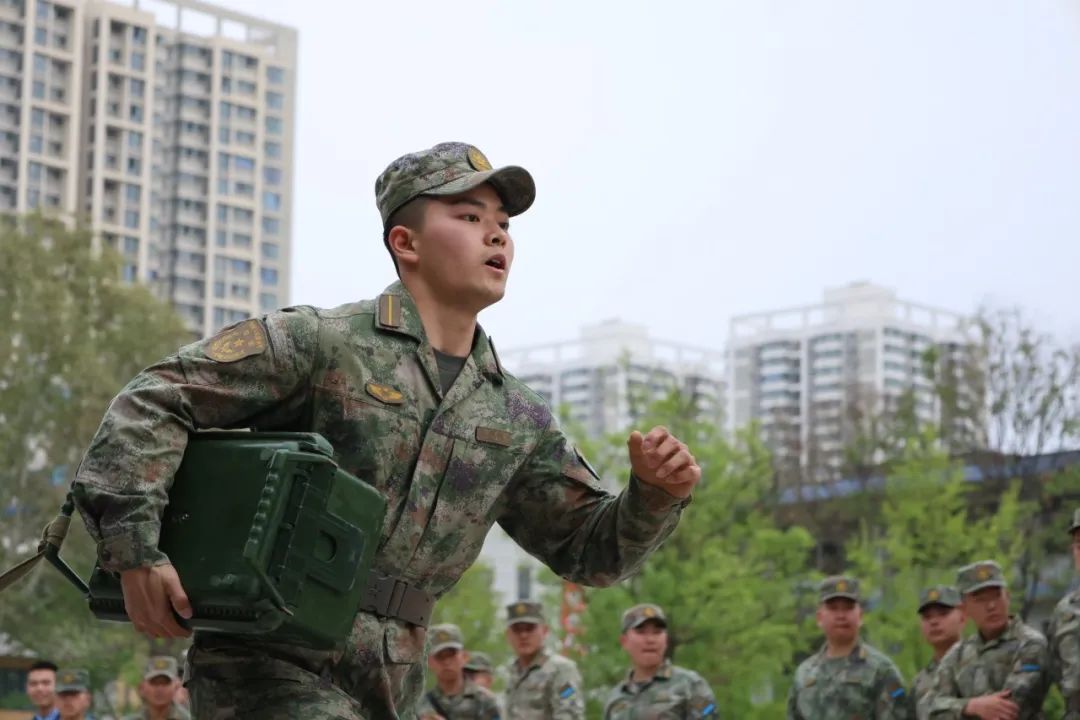 蓝天文化丨这场军事体育运动会，每帧都是战斗力！