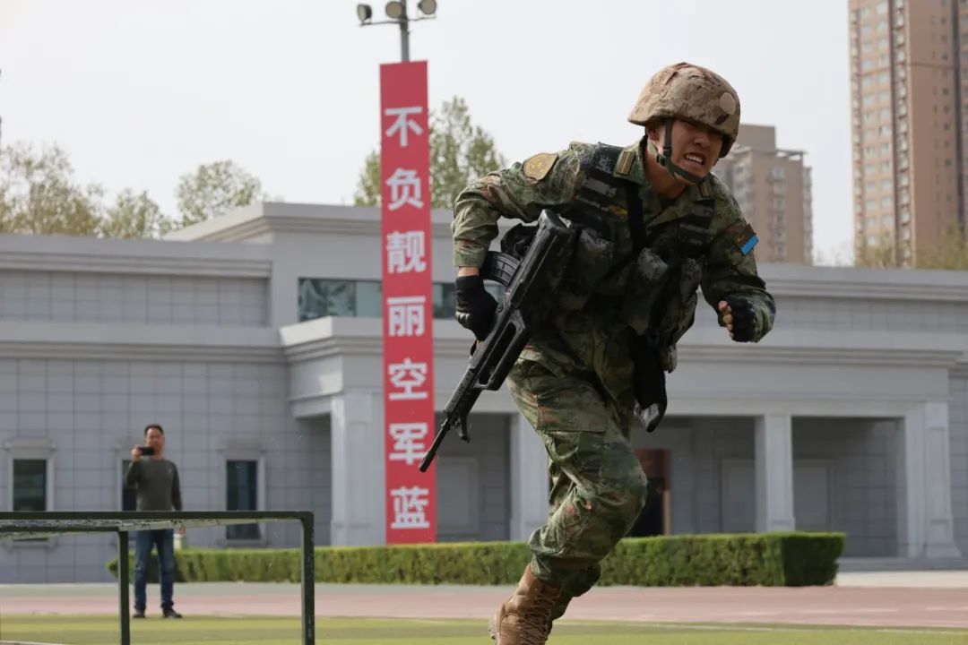 蓝天文化丨这场军事体育运动会，每帧都是战斗力！