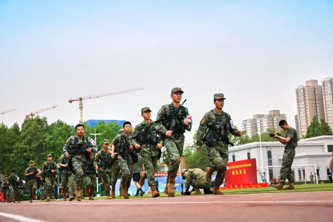 蓝天文化丨这场军事体育运动会，每帧都是战斗力！