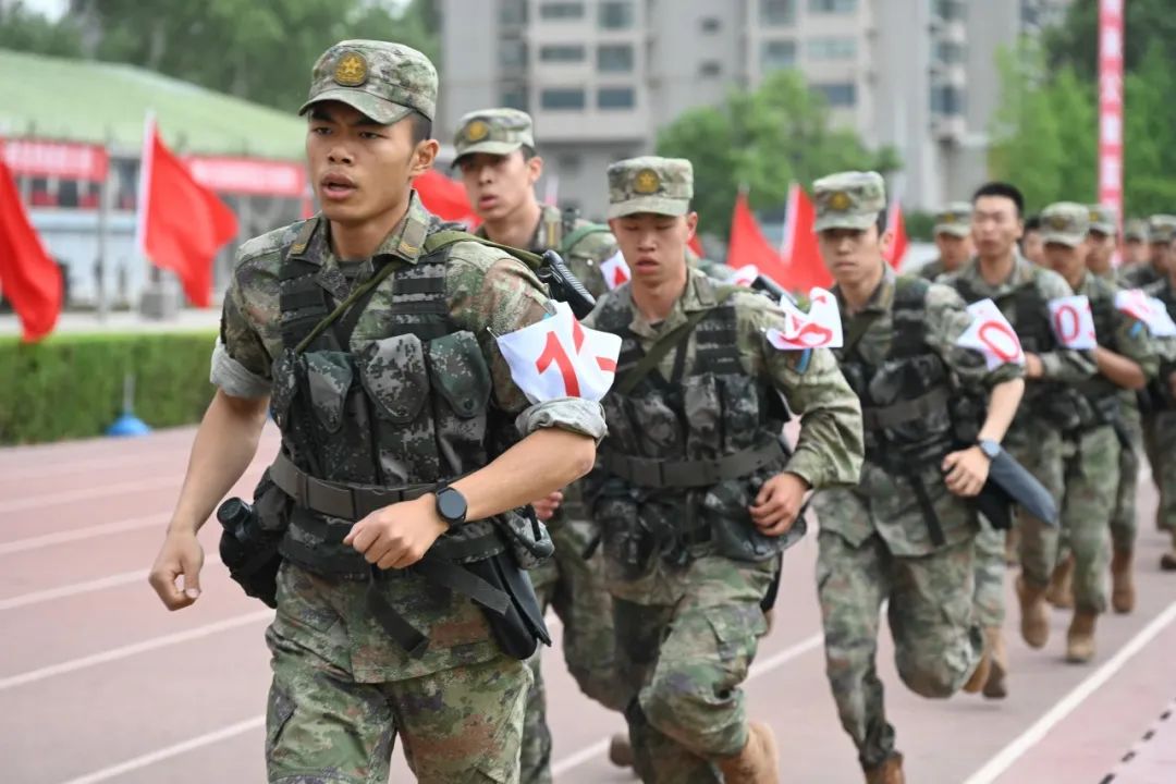 蓝天文化丨这场军事体育运动会，每帧都是战斗力！