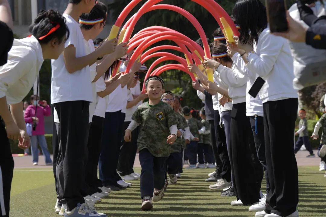 蓝天文化丨这场军事体育运动会，每帧都是战斗力！