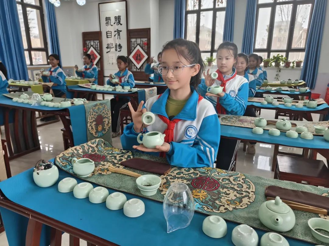 天山脚下共筑中国梦