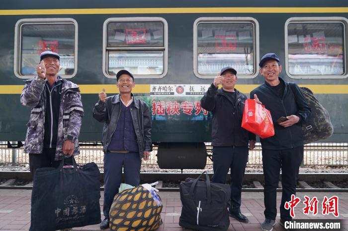 农机讲堂搬上车 黑龙江“插秧专列”再出发