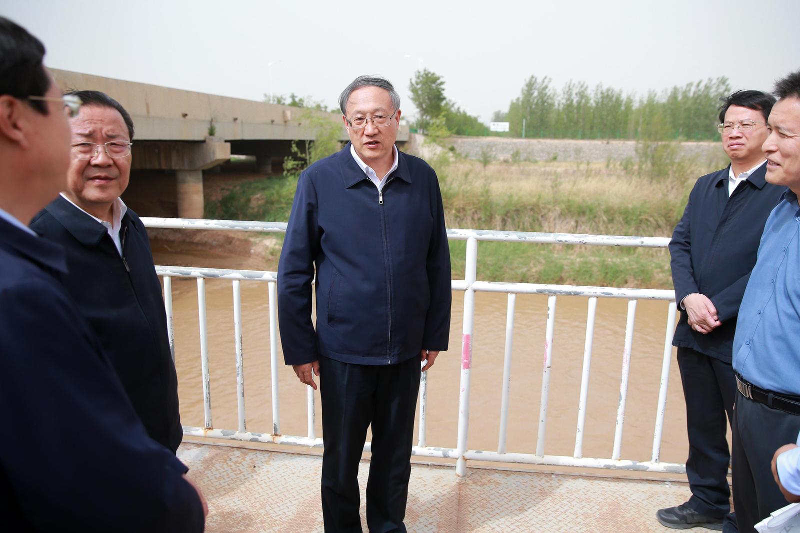 李邑飞调研苦水河流域水土保持和综合治理工作 坚持系统观念科学论证评估强化项目支撑 提升流域生态保护治理质效呵护黄河安澜健康