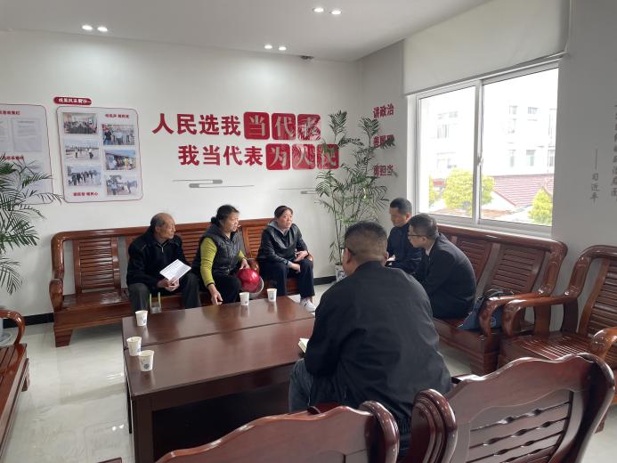 江苏省南通市通州区十总镇人大：“两官两警”进家站 法治服务暖民心