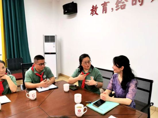 彭彧率領團隊打造了“流動培訓課堂”，將講座與工作坊活動引入了鄉鎮學校，邵東市委宣傳部提供了相關圖片。