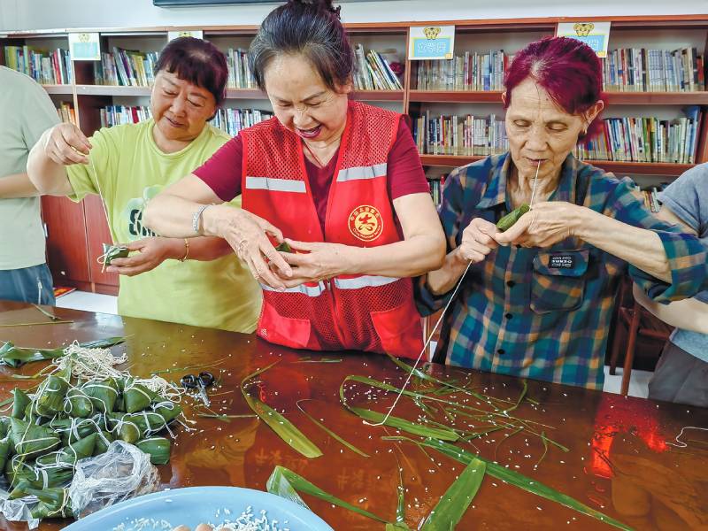 安徽省马鞍山市雨山区：端午佳节 情暖万家