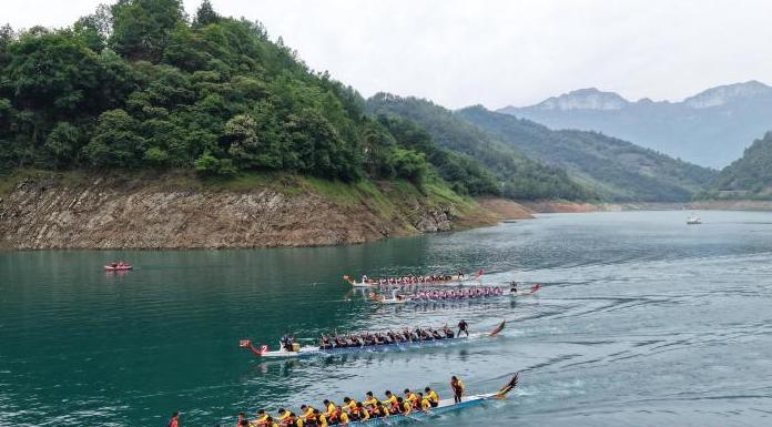 龙舟竞渡迎端午 第十八届芙蓉江龙舟锦标赛精彩上演