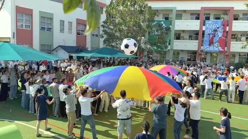学前教育宣传月特辑 ∣ “混天绫动乾坤转·足尖争霸笑满园”——漳浦七幼2025年第五届足球嘉年华暨庆“六一儿童节”亲子足球运动会