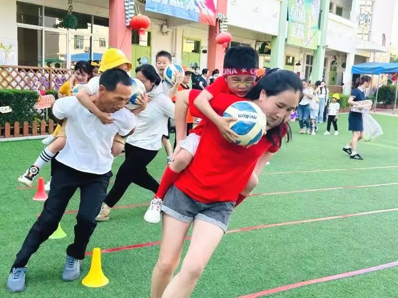 学前教育宣传月特辑 ∣ “混天绫动乾坤转·足尖争霸笑满园”——漳浦七幼2025年第五届足球嘉年华暨庆“六一儿童节”亲子足球运动会