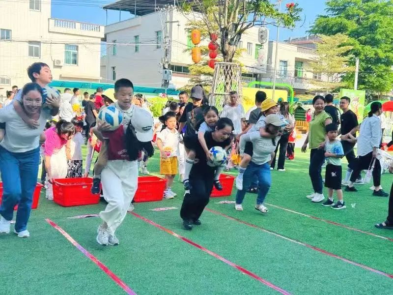 学前教育宣传月特辑 ∣ “混天绫动乾坤转·足尖争霸笑满园”——漳浦七幼2025年第五届足球嘉年华暨庆“六一儿童节”亲子足球运动会