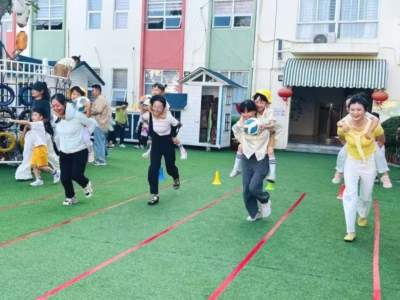 学前教育宣传月特辑 ∣ “混天绫动乾坤转·足尖争霸笑满园”——漳浦七幼2025年第五届足球嘉年华暨庆“六一儿童节”亲子足球运动会