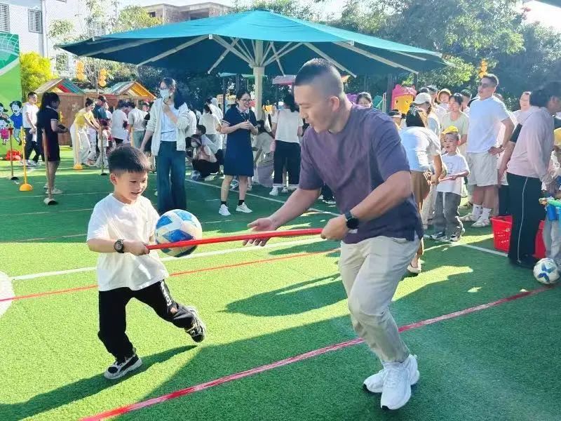 学前教育宣传月特辑 ∣ “混天绫动乾坤转·足尖争霸笑满园”——漳浦七幼2025年第五届足球嘉年华暨庆“六一儿童节”亲子足球运动会