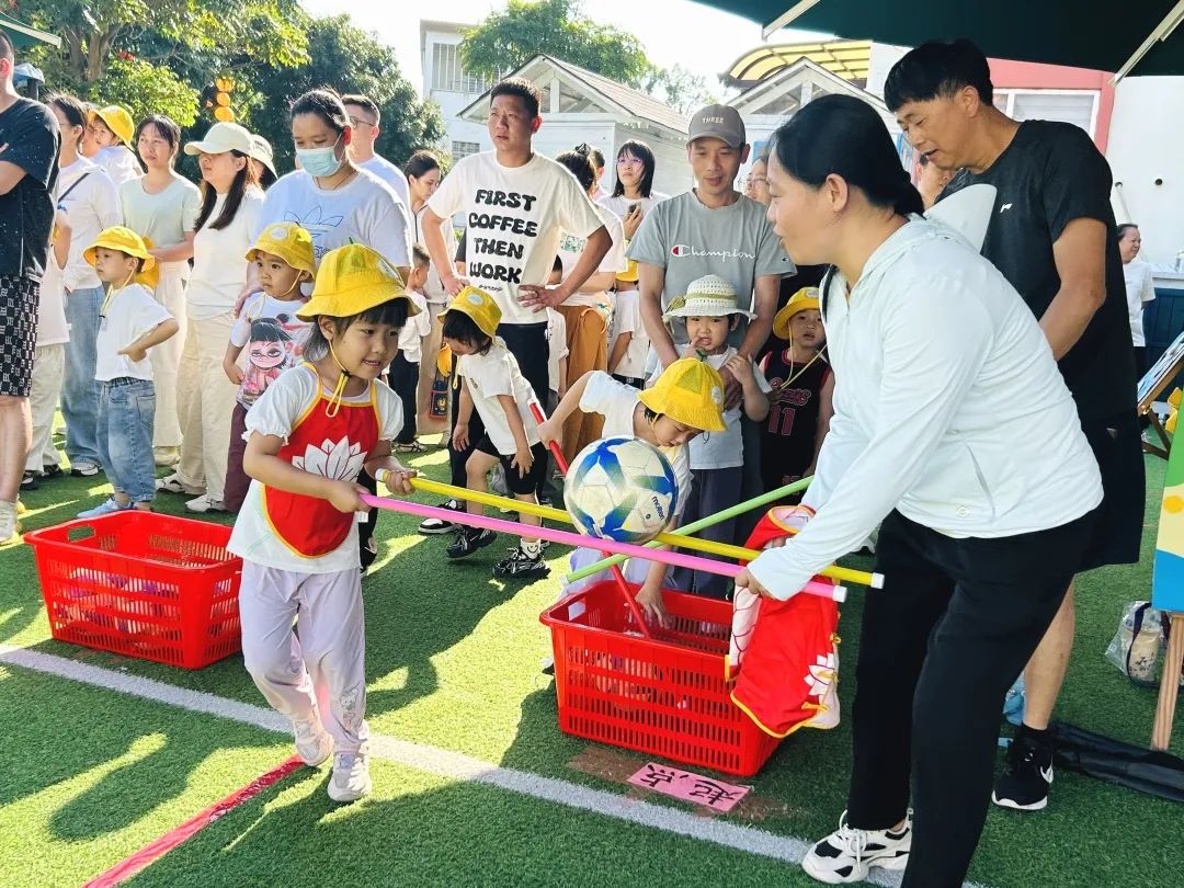 学前教育宣传月特辑 ∣ “混天绫动乾坤转·足尖争霸笑满园”——漳浦七幼2025年第五届足球嘉年华暨庆“六一儿童节”亲子足球运动会