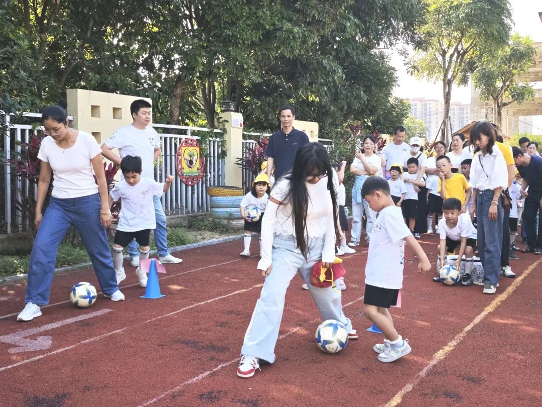 学前教育宣传月特辑 ∣ “混天绫动乾坤转·足尖争霸笑满园”——漳浦七幼2025年第五届足球嘉年华暨庆“六一儿童节”亲子足球运动会