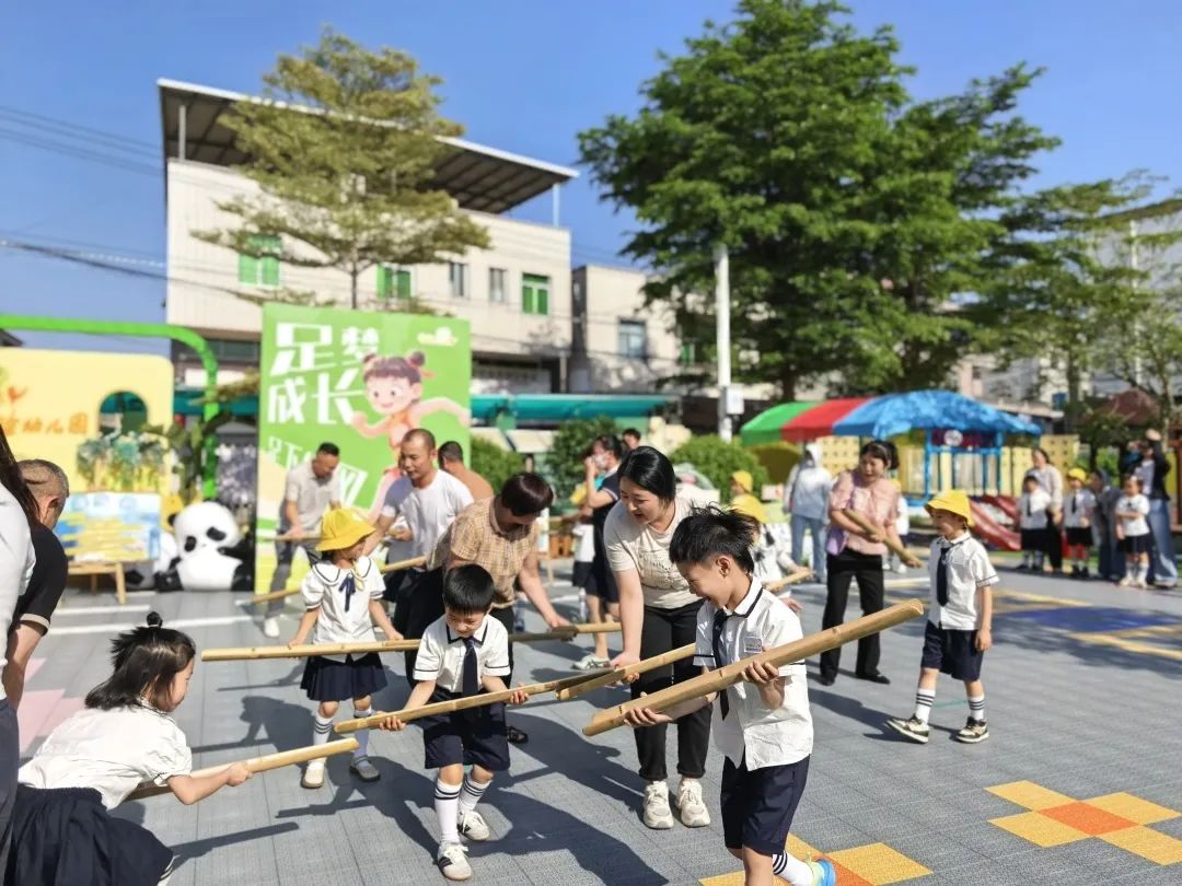 学前教育宣传月特辑 ∣ “混天绫动乾坤转·足尖争霸笑满园”——漳浦七幼2025年第五届足球嘉年华暨庆“六一儿童节”亲子足球运动会