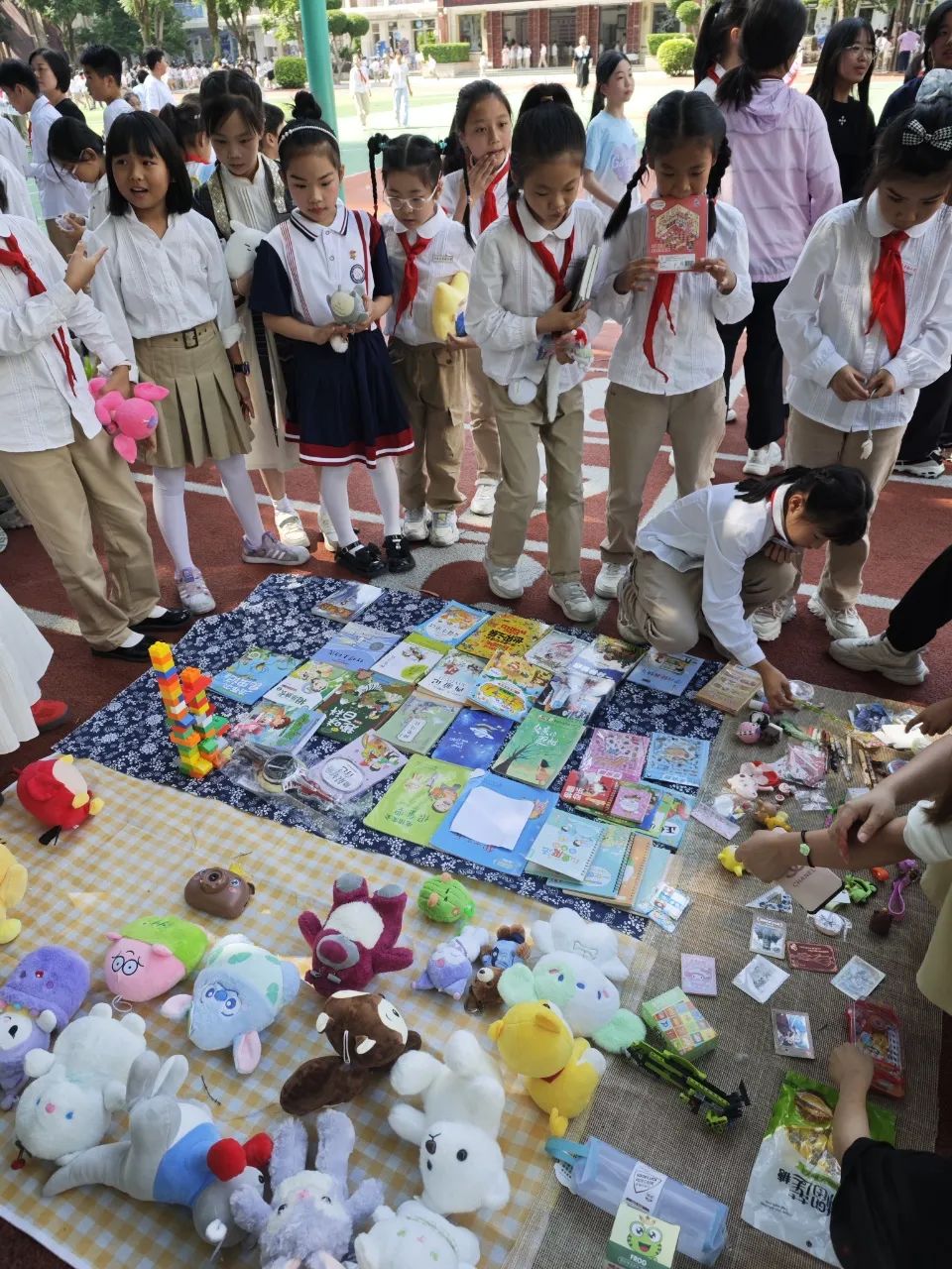 “六一”绘梦映党辉 少年逐梦强国归——闽侯县实验小学2024——2025学年庆“六一”表彰大会暨文艺汇演