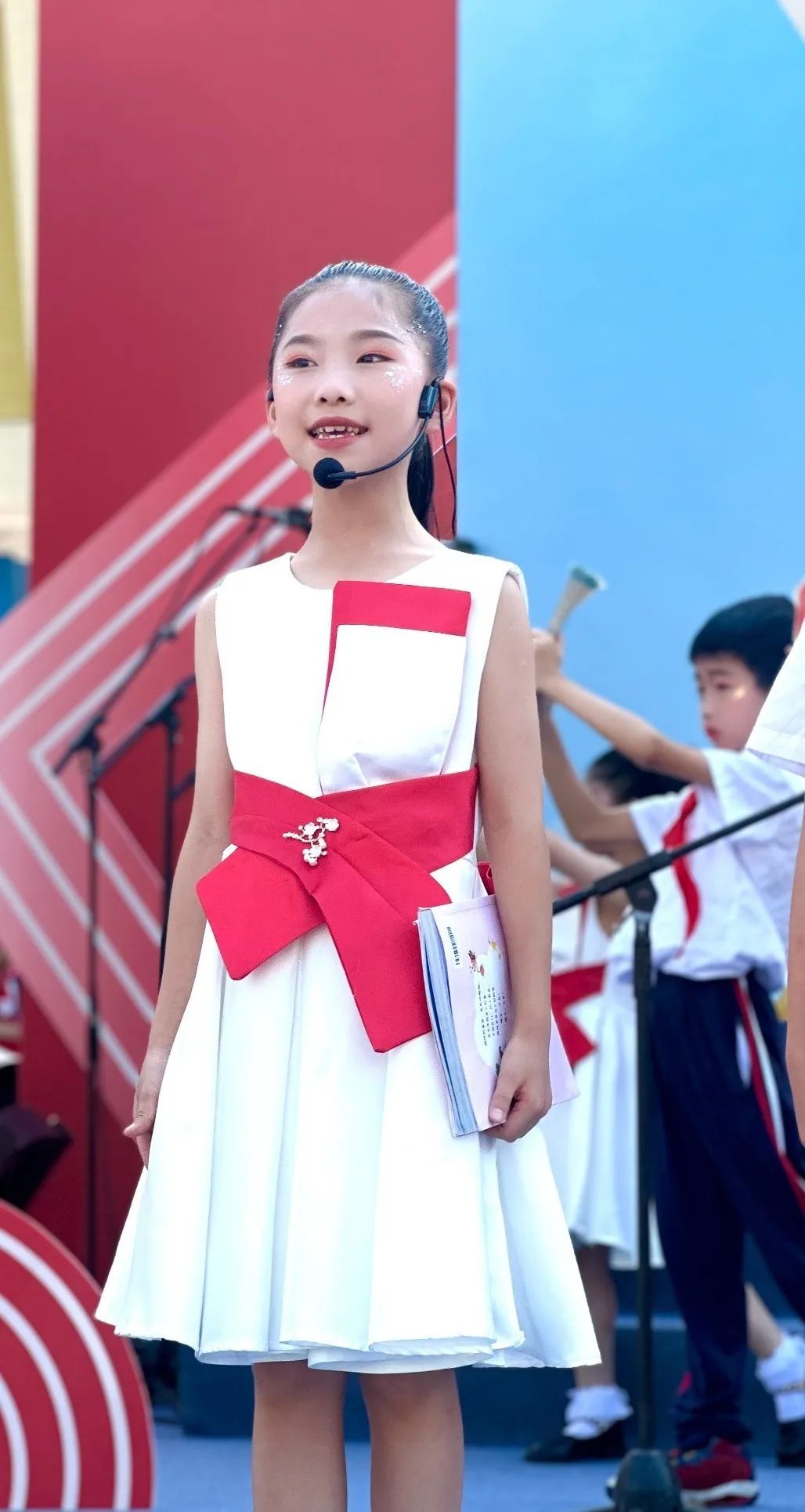 “童心唱响中国梦 赓续传承石斋情”漳浦县石斋小学2025年第七届“石斋杯”校园文化艺术节合唱比赛暨优秀社团节目展演