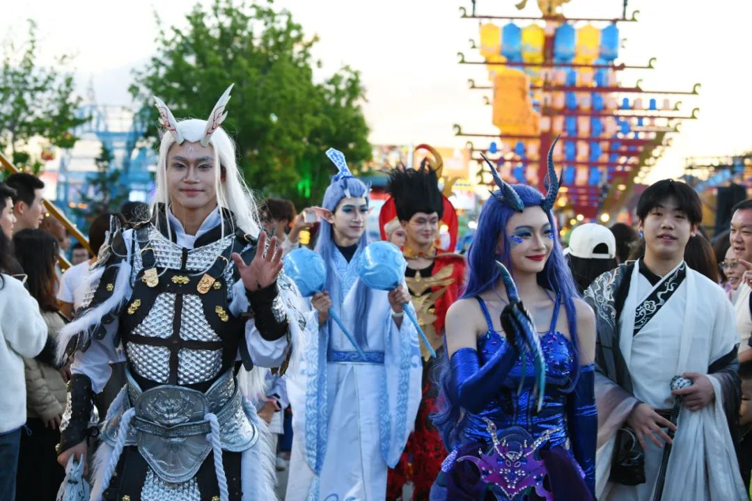 单日客流量突破20万人次！乌兰察布之夜点燃夏季新“热”度→