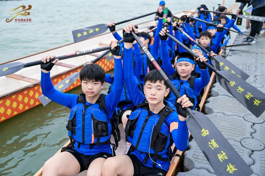 金鸡湖龙舟赛“划进”央视直播间！