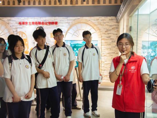 西北政法大学：以“行走的思政大课堂”打造“法治启蒙”成长之旅