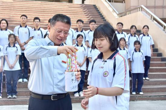 西北政法大学：以“行走的思政大课堂”打造“法治启蒙”成长之旅