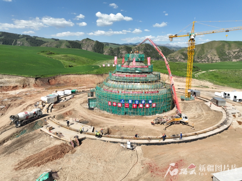 世界最大精度最高全向可动射电望远镜项目土建主体工程封顶