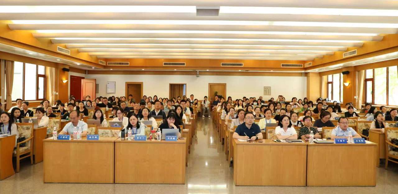 河北省大中小学思政课教师“AI赋能思政课教学”培训班举办
