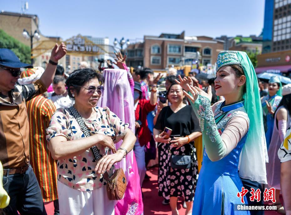 新疆各族民众欢度古尔邦节·新疆